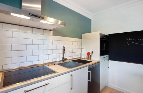 Welver Apartment | Studio Apartment "A Bed in the Cornfield in the Basement" with Front Garden & Wi-Fi
