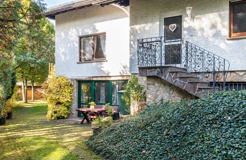 Linsengericht Apartment | Studio Apartment 'Spessartruhe' with Shared Terrace and Wi-Fi