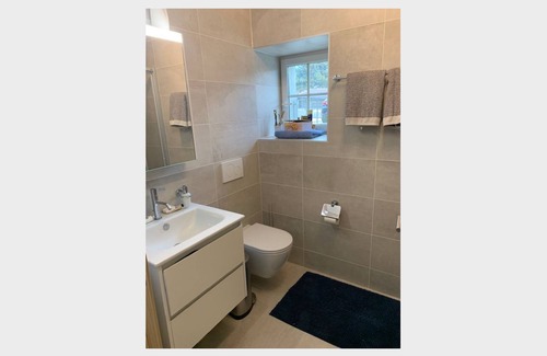 Gilly Apartment | Studio Apt - Beautiful view, free parking!