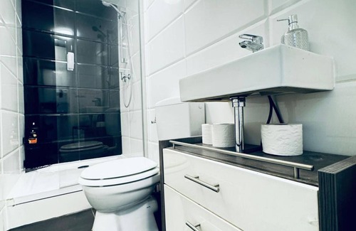 Neulerchenfeld Apartment | Studio Apt. For 3P; 15-Minutes to Rathausplatz