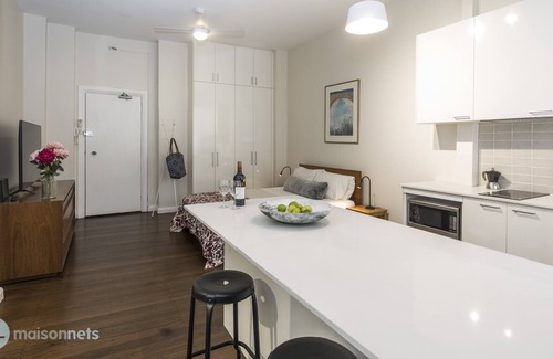 Elizabeth Bay Apartment | Studio Apt in Heart of Elizabeth Bay