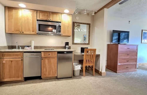 Crested Butte Condo | Studio at Grand Lodge, Hot Tub, Pool, Pet Friendly