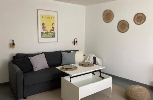Agon-Coutainville Apartment | Studio avec jardin