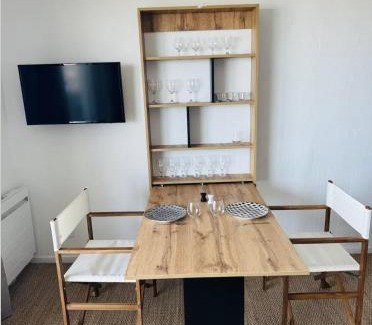 Port Apartment | Studio avec vue sur la mer et terrasse