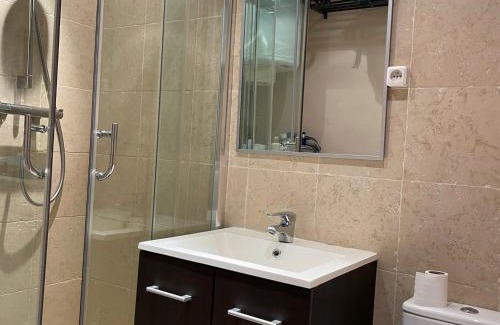 Chamrousse Apartment | Studio cabine 4 pers. au pied des pistes à Chamrousse - FR-1-549-22