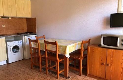 Le Barcares Apartment | Studio Cabine 4 Pers, RDC, Bord de Plage, Parking Privé, À Proximité Commerces et Aqualand - FR-1-81-235