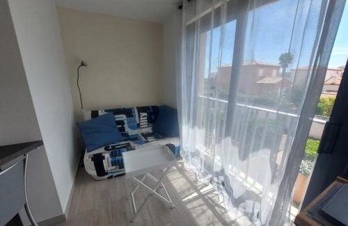 Saint-Cyprien Apartment | Studio Cabine Climatisé à 150m de la Mer - Parking Privatif - Animaux Acceptés - FR-1-776-100