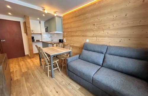 Val Claret Apartment | Studio cabine rénové, Pied des Pistes, 4 pers, Balcon sud - FR-1-502-579