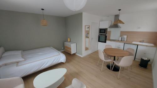 Monnaie Apartment | Studio - Calme - Confort - Proche de Tours