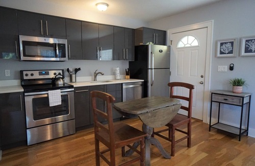 Historic Uptown Apartment | Studio Close to Downtown St Pete