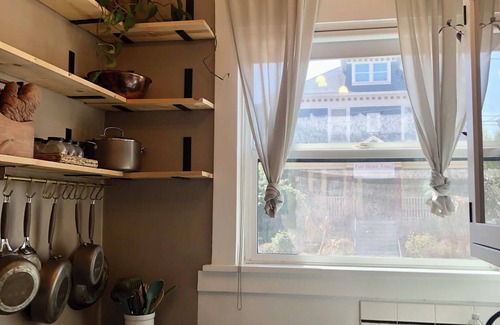 Pearl District Condo | Studio condo in Historic Alphabet District w/WiFi, AC