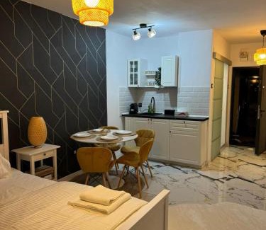Craiova Apartment | Studio confortabil,la câtiva pasi de centrul Craiovei!