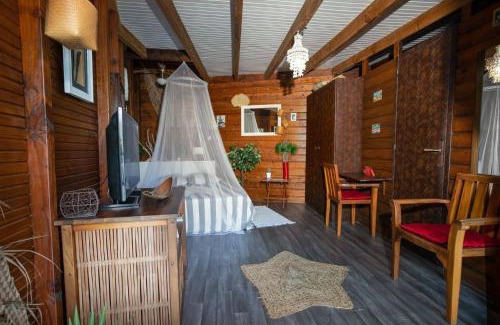 Tartane Apartment | Studio Corail suspendu au dessus de la mer