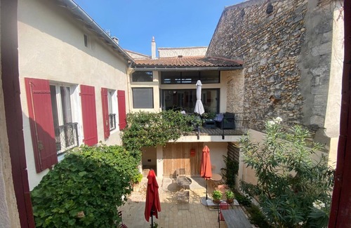 Eyragues Apartment | Studio Cosy Eyragues, Alpilles Near Saint-Rémy-de-Provence