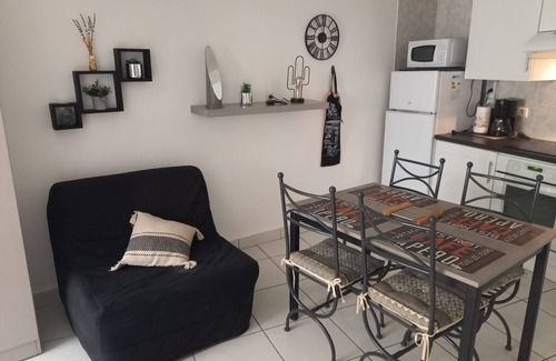 Ax-les-Thermes Apartment | Studio COSY + RDC Centre AX - Ideal SKI (cable car 100 m) & Cure(100 m)