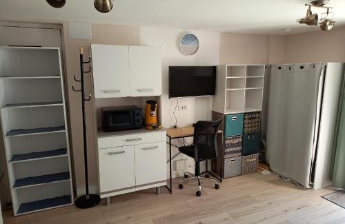 Saint-Assiscle House | Studio cosy, tout équipé, WI-FI proche Clinique Saint-Pierre