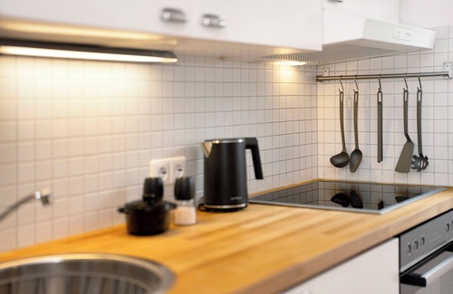 Oberrotweil Apartment | Studio Apartment 'Ferienwohnung Vino9' with Private Garden and Wi-Fi