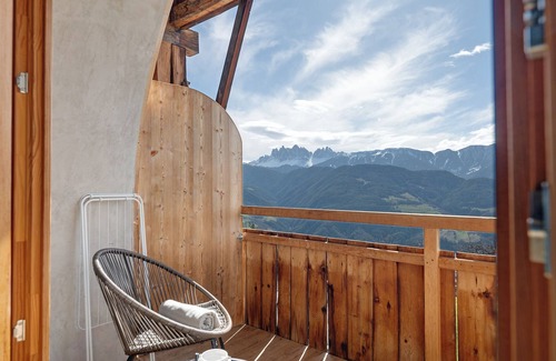 Velturno Apartment | Studio 'Dietrichhof Pavilion Fire' with Mountain View, Shared Terrace and Wi-Fi
