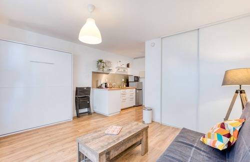 Palavas-les-Flots Apartment | Studio direct access to the beach with sea view, Wi-Fi and air conditioning