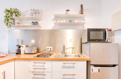Palavas-les-Flots Apartment | Studio direct access to the beach with sea view, Wi-Fi and air conditioning