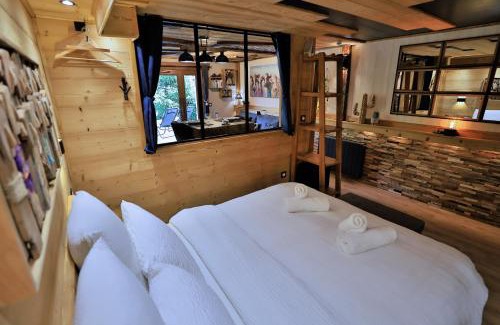 Les Villards-sur-Thones Apartment | Studio du Coin - Vue montagne, au calme, Terrasse - AravisTour