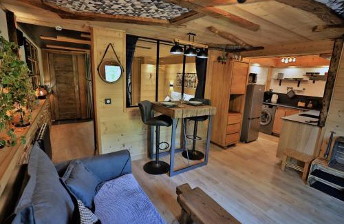 Les Villards-sur-Thones Apartment | Studio du Coin - Vue montagne, au calme, Terrasse - AravisTour