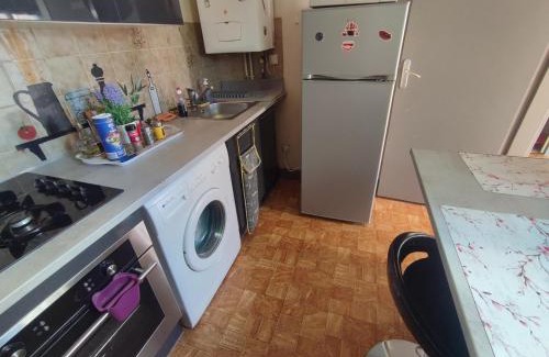 Nevers Apartment | Studio en RDC avec terrasse