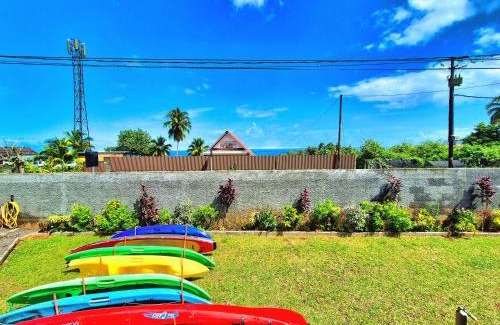 Taiarapu-Ouest Apartment | Studio Evasion - climatisé - vue mer et montagnes - canoes et paddle offerts ! Teahupo'o Lodge Tahiti