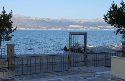 Slatine Apartment | Studio flat near beach Slatine, Čiovo (AS-1139-b)