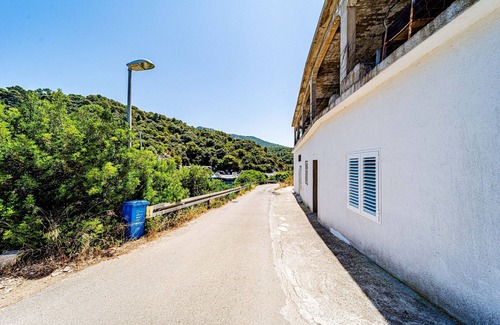 Ubli Apartment | Studio flat with air-conditioning Ubli, Lastovo (AS-24676-a)