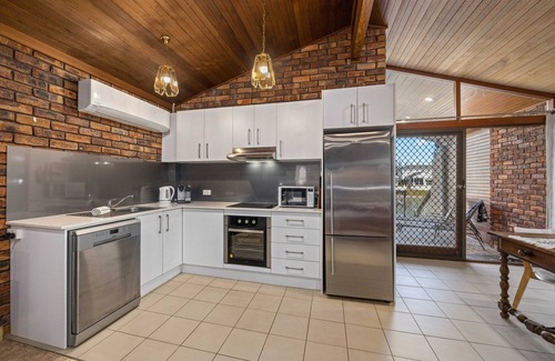 Port Macquarie Cottage | Studio Fran - Port Macquarie canals