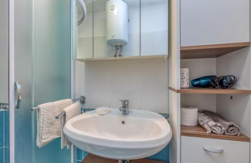 Funtana Apartment | Studio Gordana with Terrace
