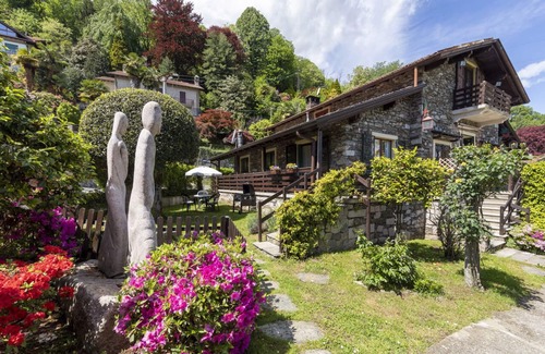 Carciano Ski Chalet | Studio in a chalet with lake view Stresa