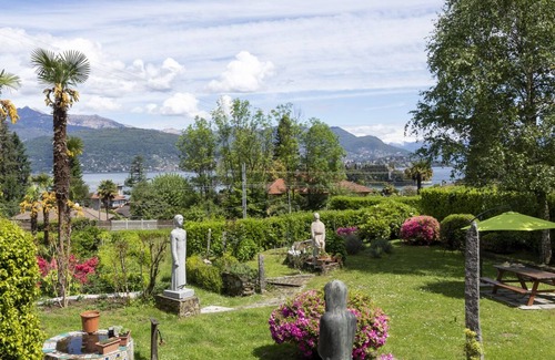 Carciano Ski Chalet | Studio in a chalet with lake view Stresa