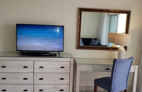 Grace Bay Condo | Studio in Beach Front resort, sleeps 2, recently updated