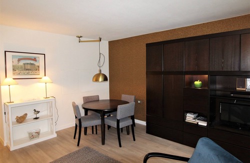 Knokke Apartment | Studio in Het Zoute with Side Sea View