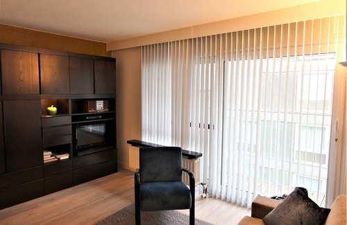Knokke Apartment | Studio in Het Zoute with Side Sea View