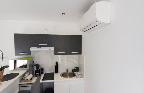 La Chatre Apartment | Studio Jacuzzi