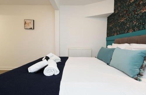 Gorseinon Apartment | Studio - Kitchen - Parking - Ideal for Contractors