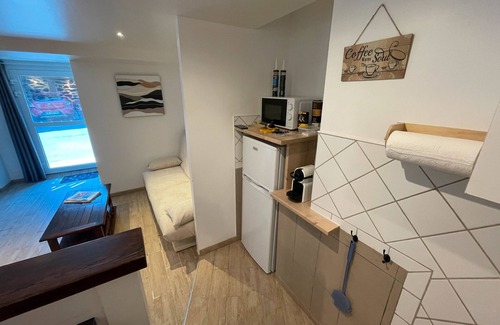 Laruns Apartment | Studio "La Grange - Laruns" with Private Terrace and Wi-Fi