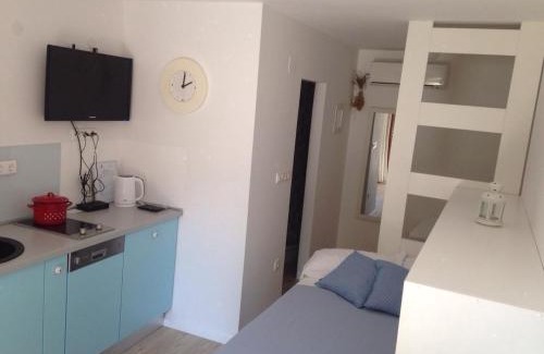 Stikovica Apartment | Studio Mit Terrasse