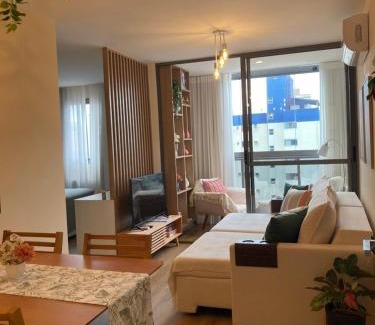 Itapua Apartment | Studio moderno e aconchegante, com piscina e a poucos passos do mar
