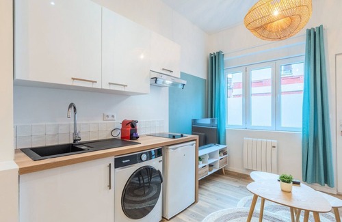 Roubaix Apartment | Studio near tram & Parc Barbieux, CHR + parking