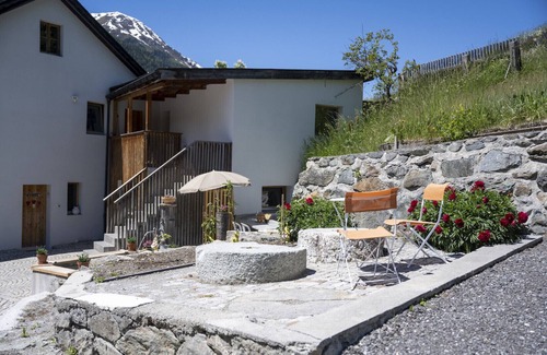 Ardez Apartment | STUDIO NUNA: RENOVATED 1-ROOM FLAT IN THE FORMER MILL OF THE MOUNTAIN VILLAGE OF ARDEZ