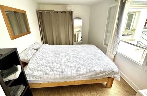 Les Iles Apartment | Studio on Ile Saint Louis, very quiet and charming
