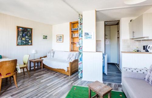 Montchavin Apartment | Studio rénové, 3 pers, proche pistes & commerces, parking gratuit - FR-1-329-50