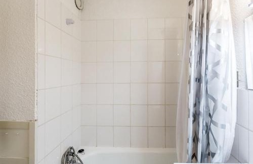 Montchavin Apartment | Studio rénové, 3 pers, proche pistes & commerces, parking gratuit - FR-1-329-50