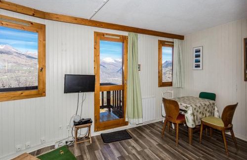 Montchavin Apartment | Studio rénové, 3 pers, proche pistes & commerces, parking gratuit - FR-1-329-50