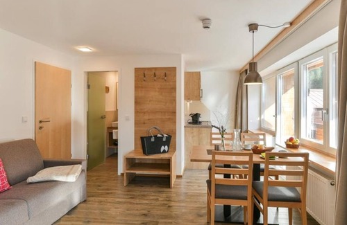Klosterle Bed & Breakfast | Studio S mit Balkon - Aparthotel Alpine Lodge Klösterle am Arlberg