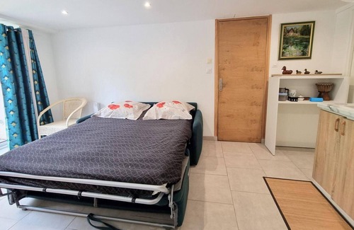 Saint-Leu-la-Foret Apartment | Studio Saint-Leu-la-Forêt, studio flat, 2 persons